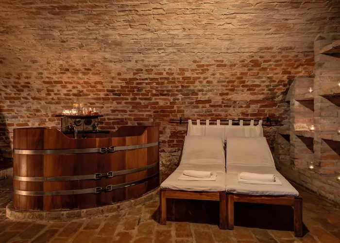 Zamek Zabreh & Pivovar 호텔